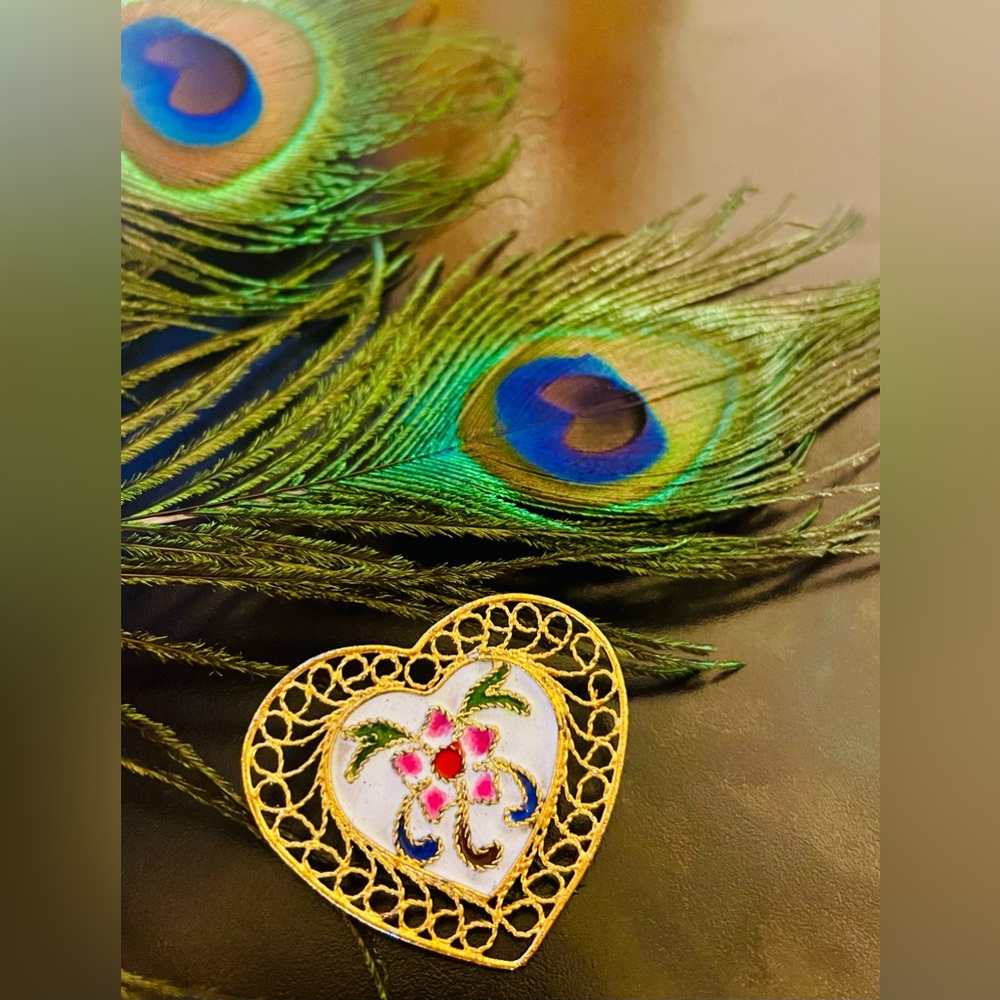 Vintage Gold Filigree and Enamel Floral Brooch - Picture 4 of 10